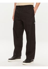 Calvin Klein Jeans Spodnie materiałowe J30J325126 Czarny Regular Fit. Kolor: czarny. Materiał: bawełna, len