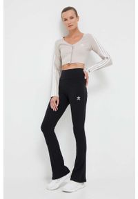 adidas Originals top damski kolor beżowy. Kolor: beżowy. Materiał: materiał, dzianina. Wzór: aplikacja #5