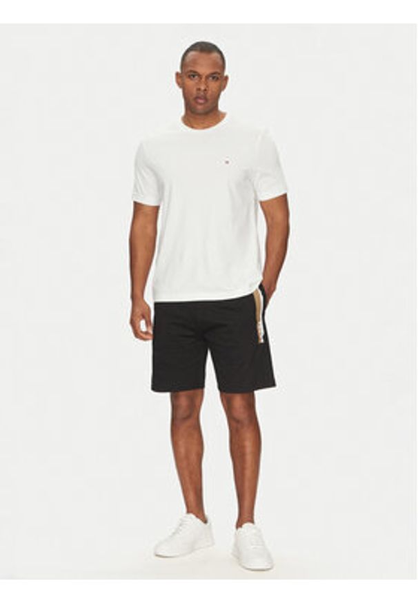 BOSS Szorty sportowe Authentic 50540630 Czarny Regular Fit. Kolor: czarny. Materiał: bawełna. Styl: sportowy
