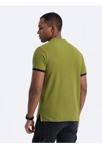 Ombre Clothing - Męska koszulka polo bez kołnierzyka - oliwkowa V6 OM-TSCT-0156 - XXL. Typ kołnierza: bez kołnierzyka, polo. Kolor: oliwkowy. Materiał: bawełna. Długość: długie #5