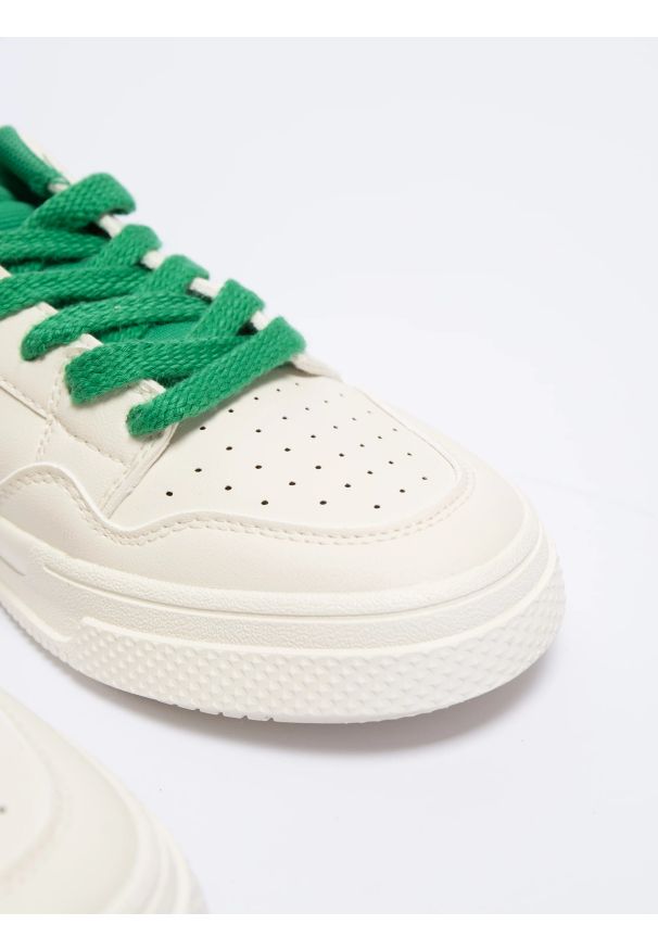 Big-Star - Sneakersy męskie kremowe z zielonymi wstawkami NN174119 801. Okazja: na co dzień. Zapięcie: sznurówki. Kolor: beżowy. Materiał: materiał