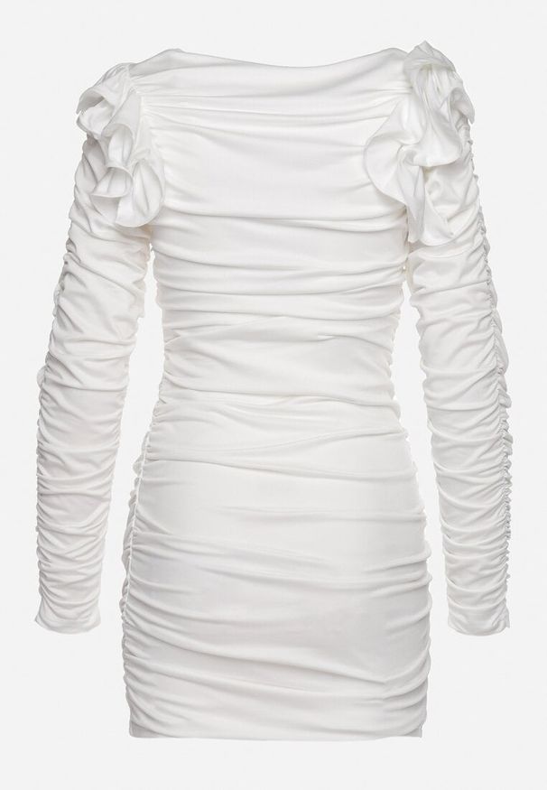 Born2be - Biała Sukienka Dopasowana z Naszywkami w Postaci Kwiatów i Marszczeniami oraz Wycięciami Jaleria. Kolor: biały. Wzór: aplikacja, kwiaty. Styl: elegancki