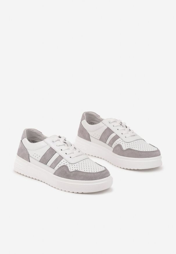 Born2be - Biało-Szare Skórzane Sneakersy na Płaskiej Podeszwie z Perforacją i Ozdobione Paskami Terili. Okazja: na co dzień. Nosek buta: okrągły. Zapięcie: pasek. Kolor: biały. Materiał: skóra. Wzór: aplikacja. Obcas: na płaskiej podeszwie