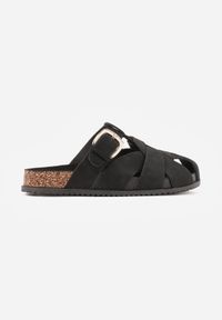 Born2be - Czarne Płaskie Klapki Mule z Przeplatanych Pasków z Klamrą Ceinca. Okazja: na co dzień. Kolor: czarny. Materiał: len, jeans. Wzór: haft, paski. Obcas: na płaskiej podeszwie. Styl: wakacyjny, casual, boho #6
