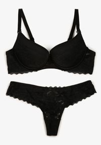 Renee - Czarny Koronkowy Komplet Bielizny Biustonosz Usztywniony Push Up i Stringi Jasminesa. Kolor: czarny. Materiał: koronka. Wzór: aplikacja