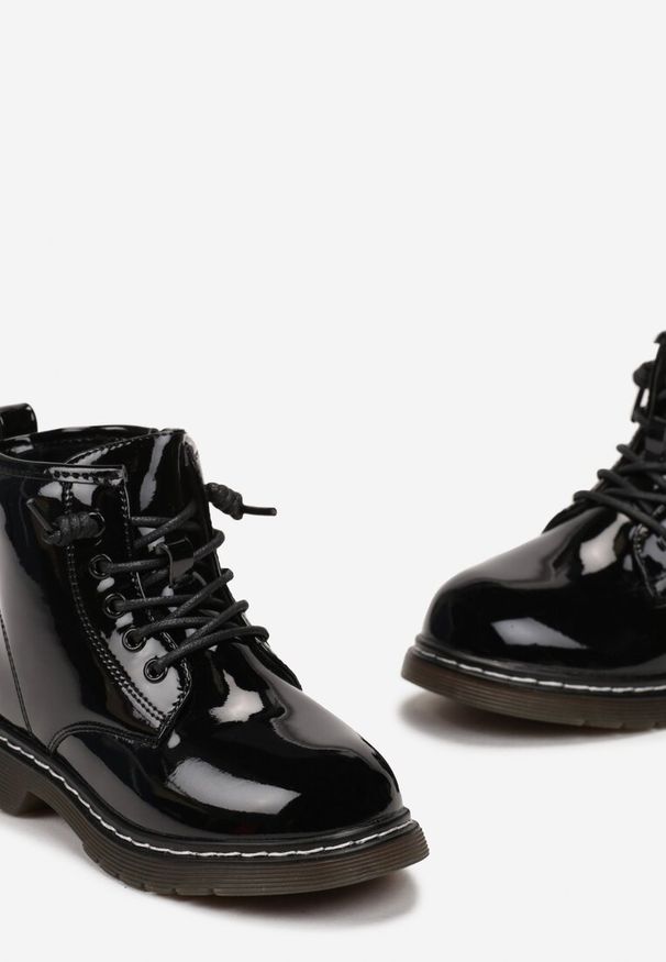 Born2be - Czarne Lakierowane Botki Workery Ozdobione Nadrukiem Fastama. Okazja: na co dzień. Kolor: czarny. Materiał: lakier. Wzór: nadruk, aplikacja. Styl: casual
