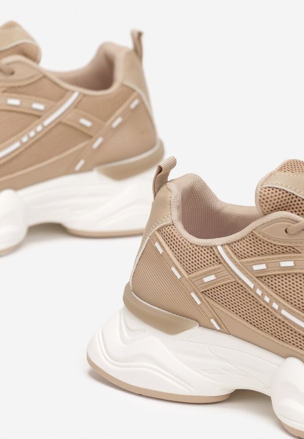 Renee - Ciemnobeżowe Sneakersy przed Kostkę z Przeszyciami Portle. Wysokość cholewki: przed kostkę. Kolor: beżowy