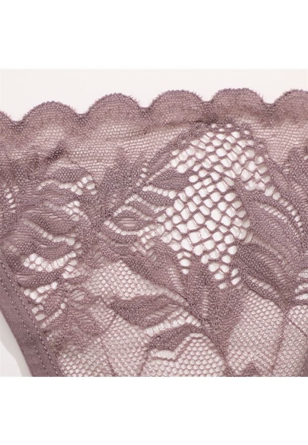 Intica - Stringi koronkowe z wycięciami na specjalne okazje Sangsuk. Kolor: biały. Materiał: koronka. Wzór: koronka