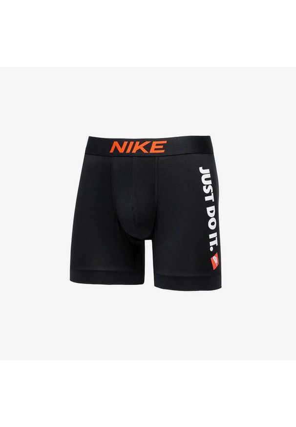 Bokserski męskie Nike Essential Trunk. Kolor: czarny