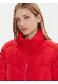 Vero Moda Kurtka zimowa Gario 10309844 Czerwony Regular Fit. Kolor: czerwony. Materiał: syntetyk. Sezon: zima