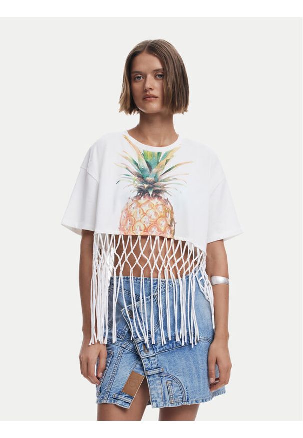 Desigual T-Shirt 25SWTKAN Écru Regular Fit. Kolor: kremowy. Materiał: bawełna