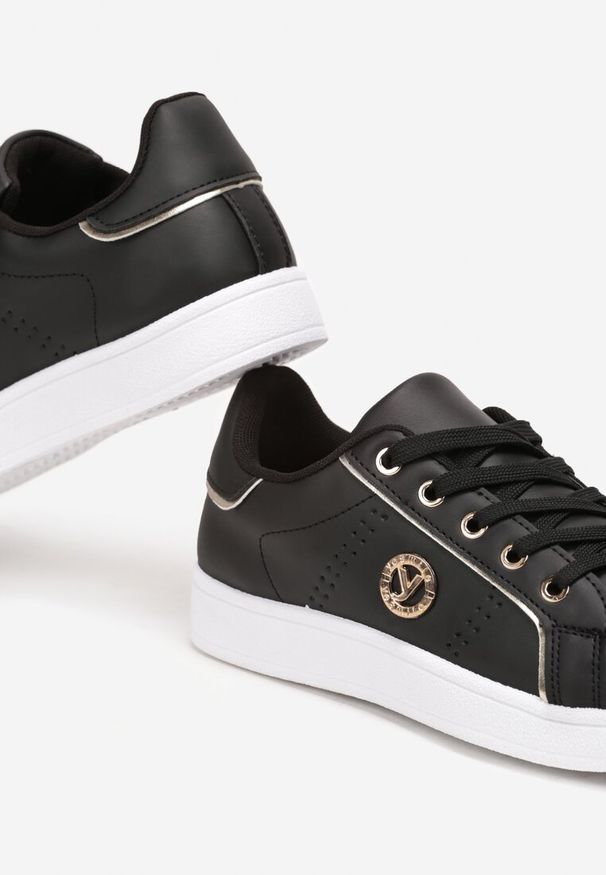 Born2be - Czarne Sznurowane Sneakersy na Płaskiej Podeszwie z Ekoskóry Ozdobnymi Wstawkami Armande. Okazja: na co dzień. Kolor: czarny. Obcas: na płaskiej podeszwie