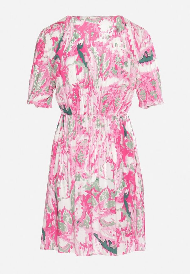 Born2be - Fuksjowa Rozkloszowana Sukienka z Wiskozy z Krótkim Rękawem i Wszytą Gumką w Pasie Zenellanea. Okazja: na co dzień. Kolor: różowy. Materiał: wiskoza. Długość rękawa: krótki rękaw. Styl: casual, elegancki