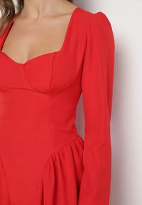 Born2be - Czerwona Rozkloszowana Sukienka z Usztywnianymi Miseczkami Tillimara. Kolor: czerwony. Typ sukienki: dopasowane #3