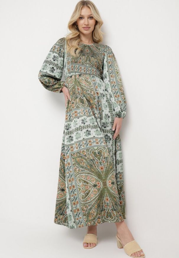 Born2be - Zielona Sukienka w Stylu Boho z Rozkloszowanym Dołem i Bufiastymi Rękawami Ertiana. Okazja: na co dzień. Kolor: zielony. Materiał: materiał. Typ sukienki: proste, rozkloszowane. Styl: boho