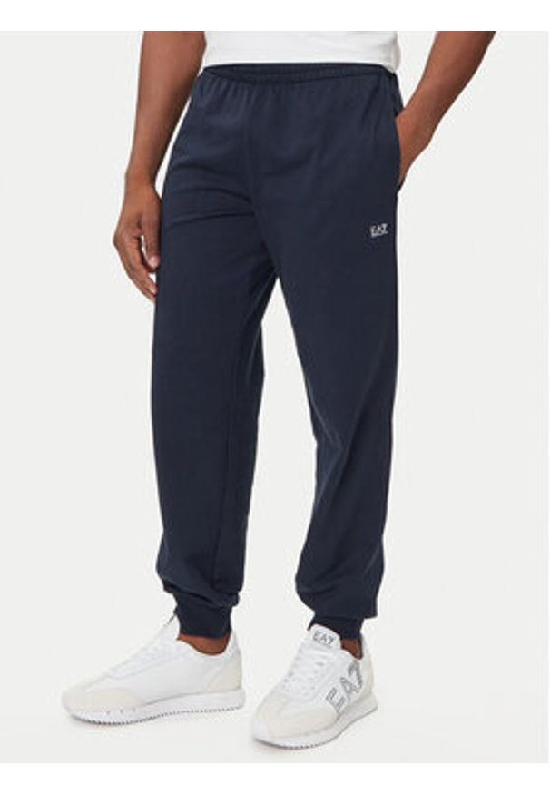 EA7 Emporio Armani Dres 7M000907 AF13512 UB102 Granatowy Regular Fit. Kolor: niebieski. Materiał: bawełna