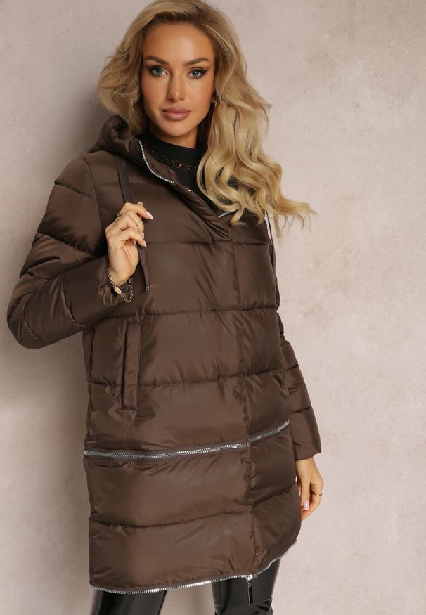 Renee - Brązowa Pikowana Kurtka Płaszcz z Kapturem i Regulowaną Długością Tirilele. Okazja: na spacer, na co dzień. Typ kołnierza: kaptur. Kolor: brązowy. Styl: casual, elegancki