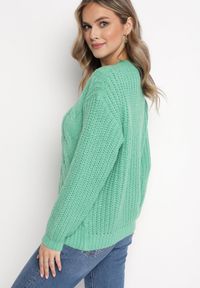 Born2be - Zielony Sweter z Ozdobnym Splotem Pogaria. Kolor: zielony. Materiał: materiał. Wzór: ze splotem. Sezon: zima #4