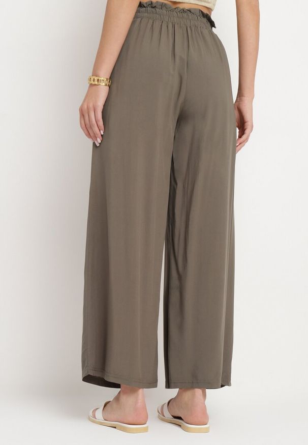 Born2be - Ciemnozielone Bawełniane Szerokie Spodnie z Gumką w Pasie i Wysokim Stanem Besea. Okazja: na co dzień. Stan: podwyższony. Kolor: zielony. Materiał: bawełna. Sezon: lato. Styl: elegancki, casual