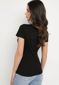 Born2be - Czarny T-shirt z Bawełny z Trójkątnym Dekoltem Semiora. Okazja: na co dzień. Kolor: czarny. Materiał: bawełna. Styl: klasyczny, casual