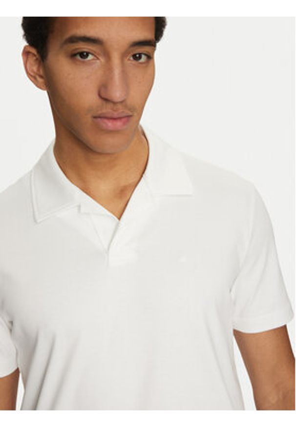 Calvin Klein Polo K10K114133 Biały Regular Fit. Typ kołnierza: polo. Kolor: biały. Materiał: bawełna