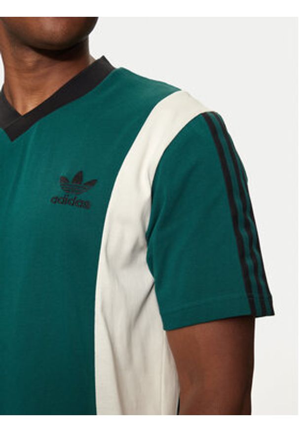 Adidas - adidas T-Shirt Archive Panel IS1406 Zielony Regular Fit. Kolor: zielony. Materiał: bawełna, syntetyk