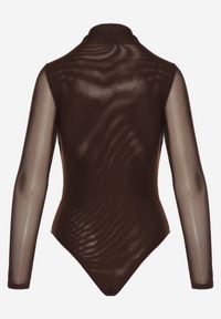 Renee - Brązowe Body Longsleeve ze Stójką z Siateczki z Domieszką Wiskozy Liravia. Okazja: na co dzień, na randkę. Typ kołnierza: kołnierzyk stójkowy. Kolor: brązowy. Materiał: wiskoza. Długość rękawa: długi rękaw. Styl: casual #3