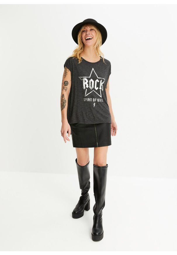 bonprix - Długi shirt z miękkiego materiału z wiskozą. Kolor: czarny. Materiał: materiał, wiskoza. Długość: długie. Wzór: nadruk. Styl: rockowy