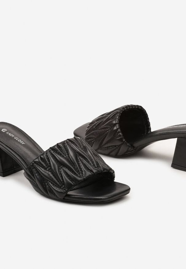 Renee - Czarne Klapki z Imitacji Skóry na Słupku Faniela. Okazja: na spacer. Kolor: czarny. Materiał: skóra. Sezon: lato. Obcas: na słupku. Styl: elegancki