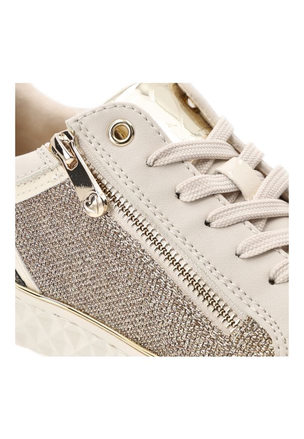 Beżowe Sneakersy Marco Tozzi Modne Obuwie Damskie. Okazja: na co dzień. Zapięcie: zamek. Kolor: beżowy. Materiał: syntetyk, materiał. Szerokość cholewki: normalna. Wzór: geometria