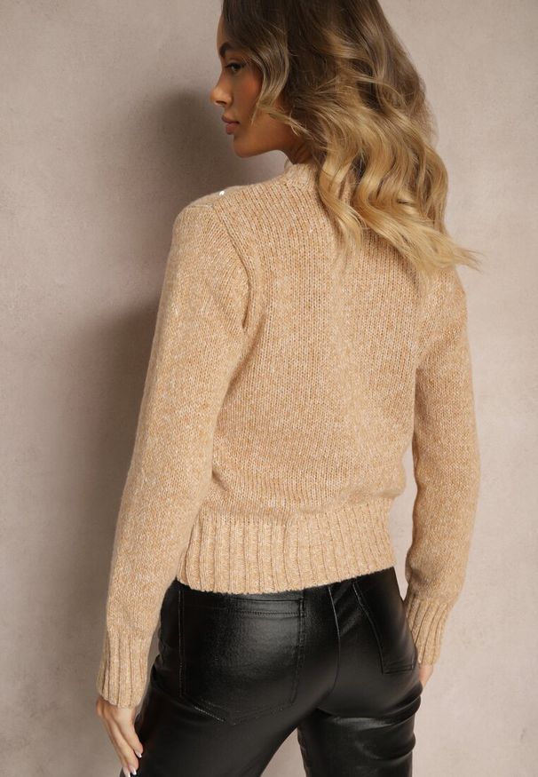 Renee - Ciemnobeżowy Sweter z Bawełną i Cekinami Savintha. Okazja: na co dzień. Kolor: beżowy. Materiał: bawełna. Wzór: aplikacja. Styl: elegancki, casual