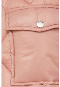 Answear Lab kurtka damska kolor różowy zimowa. Okazja: na co dzień. Kolor: różowy. Materiał: materiał. Wzór: gładki. Sezon: zima. Styl: wakacyjny #2