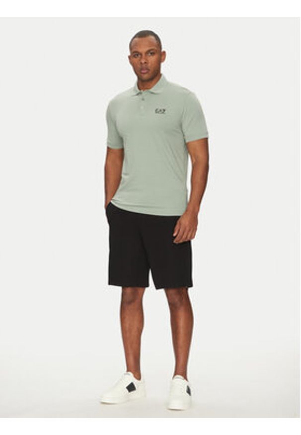 EA7 Emporio Armani Szorty materiałowe 7M000143 AF13538 UC001 Czarny Regular Fit. Kolor: czarny. Materiał: syntetyk, bawełna
