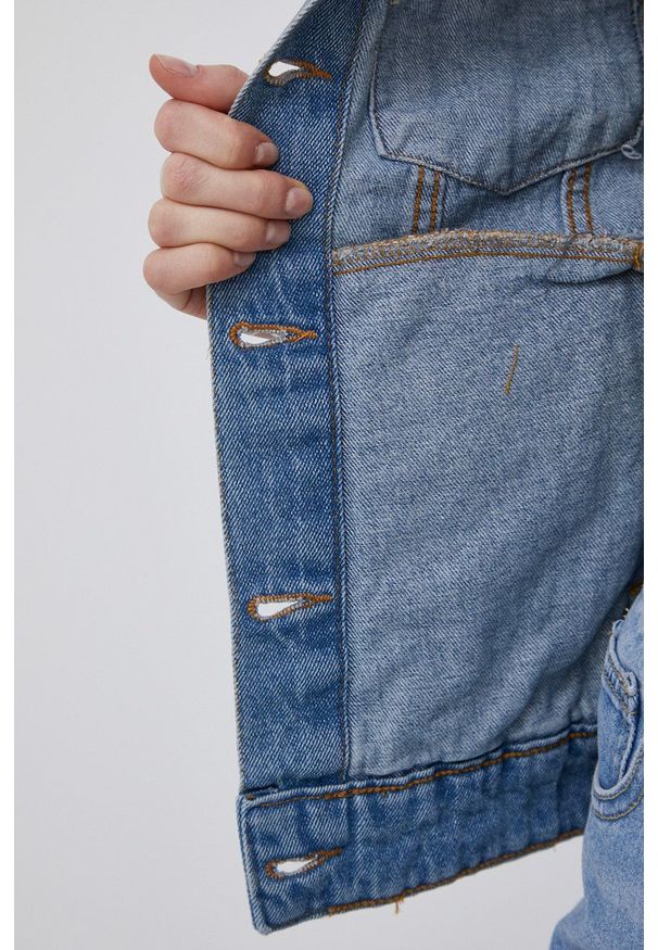 Brave Soul kurtka jeansowa damska przejściowa. Okazja: na co dzień. Kolor: niebieski. Materiał: jeans. Styl: casual