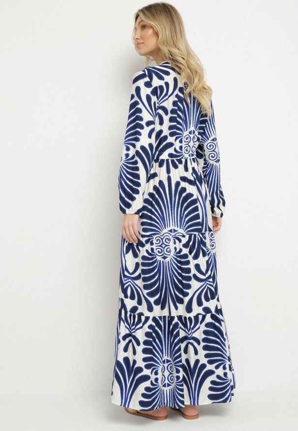 Born2be - Niebieska Sukienka z Wiskozą o Rozkloszowanym Kroju z Motywem Roślinnym Korisaria. Okazja: na co dzień. Typ kołnierza: dekolt w serek. Kolor: niebieski. Materiał: wiskoza. Długość rękawa: długi rękaw. Typ sukienki: rozkloszowane. Styl: elegancki, casual