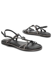 Czarne Sandały Tamaris Eleganckie Płaskie Buty. Okazja: na spacer, na co dzień. Zapięcie: pasek. Kolor: czarny. Wzór: paski. Sezon: lato. Obcas: na płaskiej podeszwie. Styl: elegancki #4