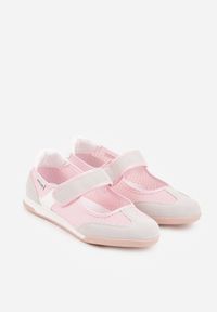 Renee - Różowe Tenisówki Typu Sneakeriny Ozdobione Napisem Emirinne. Okazja: na co dzień. Zapięcie: rzepy. Kolor: różowy. Wzór: aplikacja, napisy. Styl: casual, sportowy #9