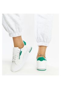 Inna Białe sneakersy z zielonymi wstawkami Anaunia. Okazja: na spacer, na co dzień. Nosek buta: okrągły. Kolor: biały. Sport: turystyka piesza #6