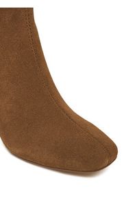 Clarks Botki Fernie Zip 26182938 Brązowy. Kolor: brązowy. Materiał: zamsz, skóra