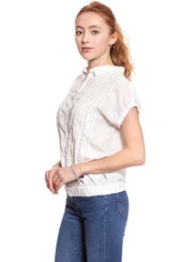 Wrangler - DAMSKA KOSZULA WRANGLER ROMANTIC TOP OFFWHITE W504LME02. Okazja: na co dzień. Kolor: biały. Wzór: aplikacja, ażurowy. Styl: elegancki, casual #4