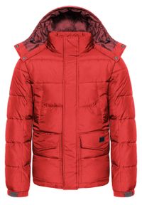 Lee - LEE PUFFER JACKET MĘSKA KURTKA ZIMOWA WARP RED L87XUMKG 112122977. Typ kołnierza: kaptur. Materiał: sztruks, materiał, poliester, puch. Długość rękawa: długi rękaw. Długość: długie. Sezon: zima. Styl: klasyczny