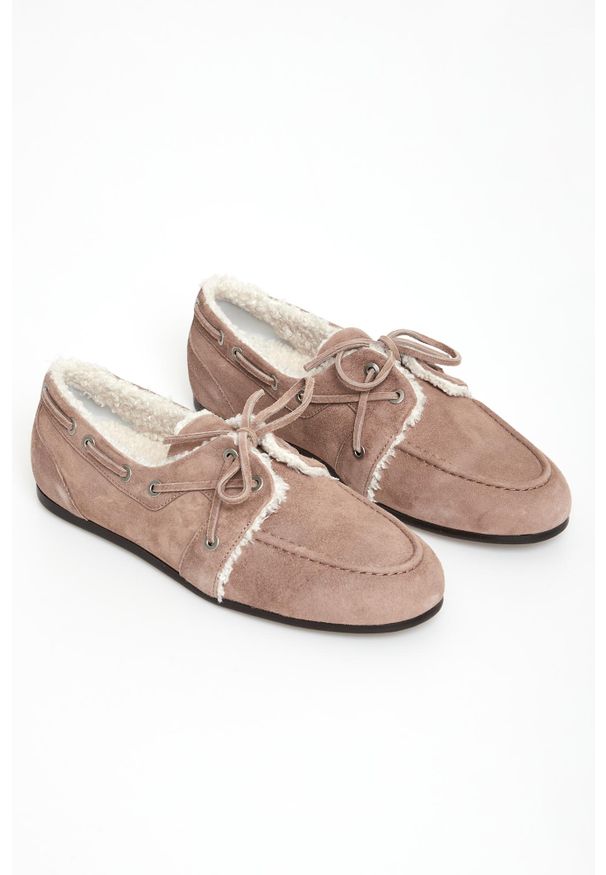 Loafersy damskie zamszowe z futerkiem PESERICO. Materiał: zamsz, futro