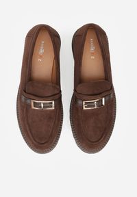 Born2be - Brązowe Mokasyny Ozdobione Klamrą Wildbluff. Okazja: do pracy, na spotkanie biznesowe. Zapięcie: klamry. Kolor: brązowy. Materiał: jeans. Wzór: aplikacja. Styl: biznesowy #8