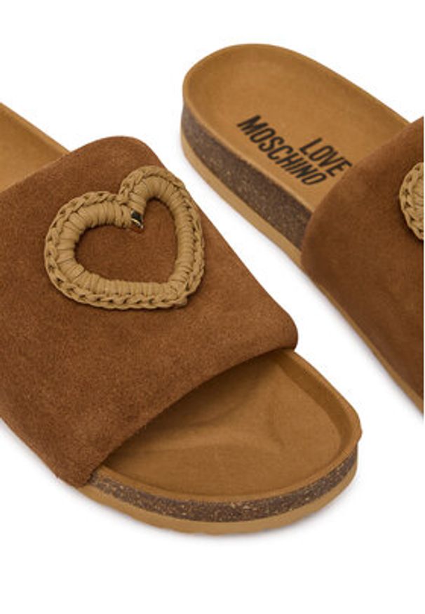 Love Moschino - LOVE MOSCHINO Klapki JA28363G0OIG5200 Brązowy. Kolor: brązowy. Materiał: skóra, zamsz