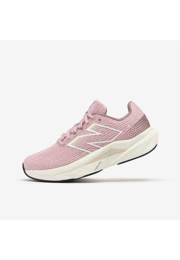 Buty do biegania damskie New Balance Fuelcell Propel V5. Kolor: różowy. Materiał: włókno, kauczuk. Szerokość cholewki: normalna. Sport: bieganie