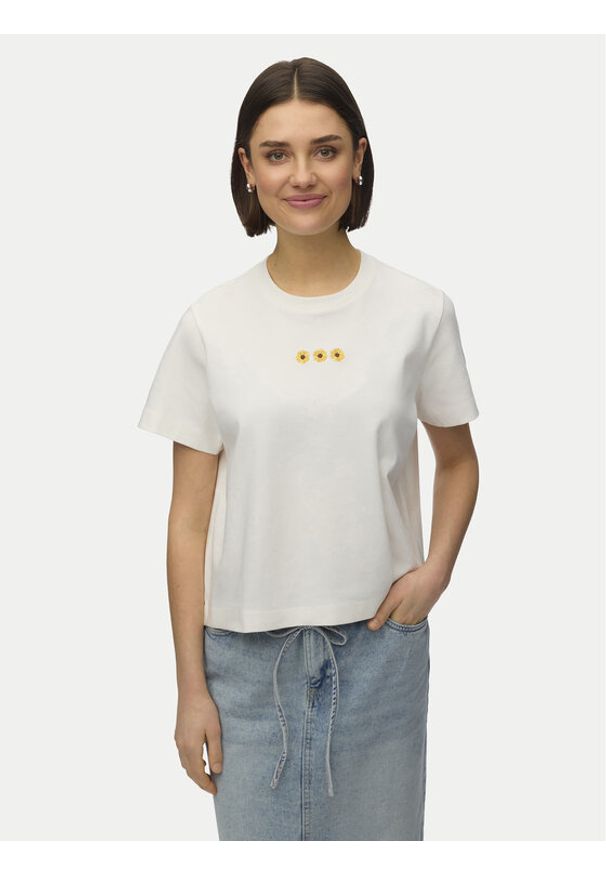 Vero Moda T-Shirt Sara 10311633 Biały Regular Fit. Kolor: biały. Materiał: bawełna