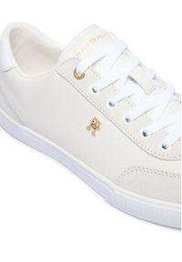 TOMMY HILFIGER - Tommy Hilfiger Sneakersy Th Chic Low Vulc FW0FW09391 Kremowy. Kolor: kremowy. Materiał: skóra #4