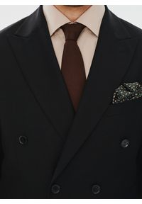 Pako Lorente - PAKO LORENTE – Dwurzędowa czarna marynarka garniturowa. Okazja: na studniówkę, na spotkanie biznesowe. Kolor: czarny. Materiał: wiskoza, elastan. Styl: biznesowy, młodzieżowy #5