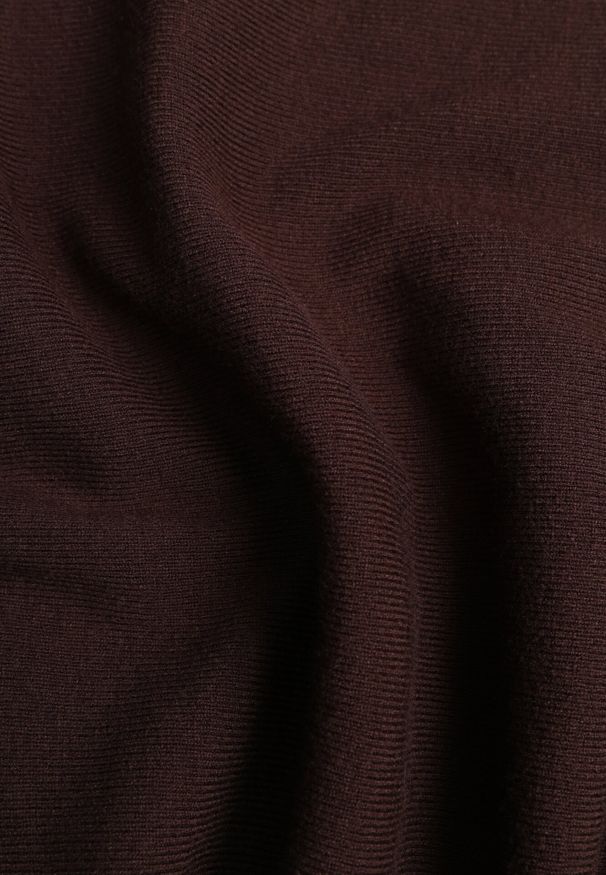 Born2be - Brązowa Dzianinowa Sukienka z Wiskozą o Nietoperzowym Kroju z Dekoltem w Łódkę Tisan. Okazja: na spotkanie biznesowe, na co dzień. Typ kołnierza: dekolt w łódkę. Kolor: brązowy. Materiał: wiskoza, dzianina. Styl: biznesowy, casual