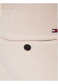 TOMMY HILFIGER - Tommy Hilfiger Chinosy Denton MW0MW31142 Beżowy Straight Fit. Kolor: beżowy. Materiał: bawełna #2